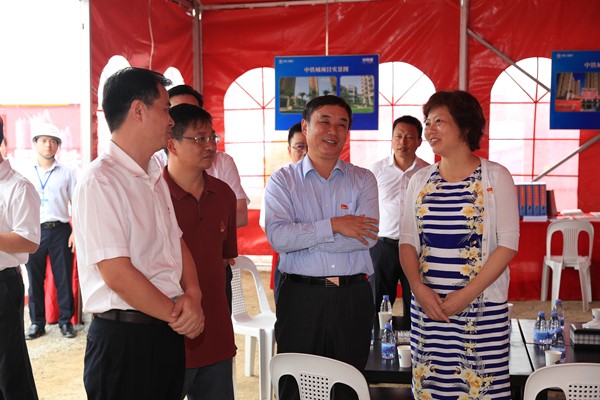 “江督府项目党旗红 中铁城精品誉榕城”党建主题活动启动仪式圆满成功