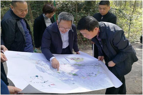 中铁二局副总经理刘剑斌与大邑县政府沟通交流提升花水湾度假小镇旅游品质规划方案