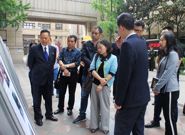 雅安市芦山县委组织部参观考察公司玛塞城红色物业小区