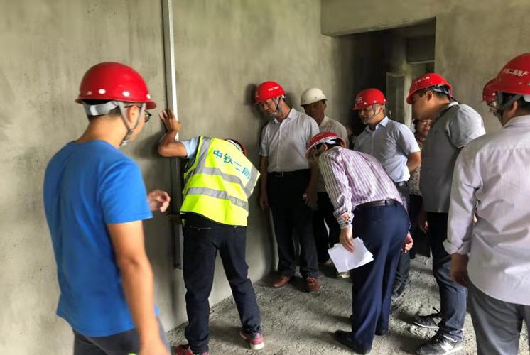公司盈庭公司开展“质量月”宣誓活动